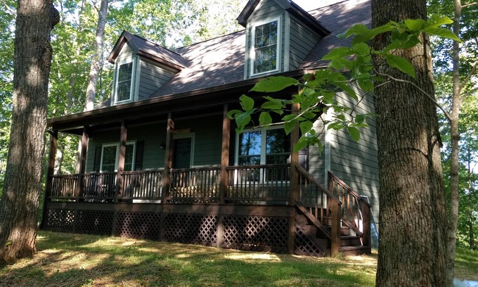 Almond House | Family Friendly, Bryson City, Tsali, GSM Railway, Nantahala