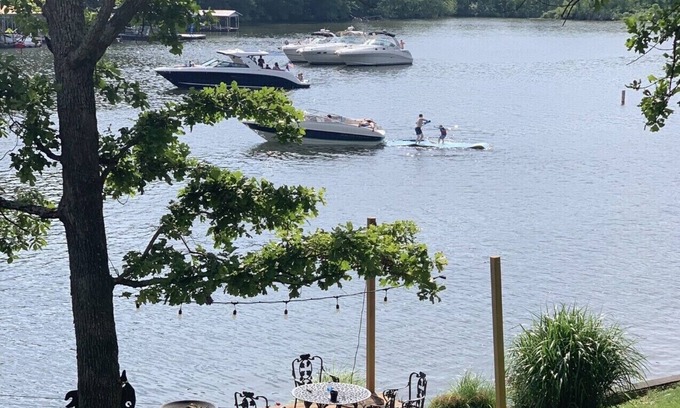 Gravois Mills House | FAMILY FRIENDLY COVE! CALM WATERS, GREAT HOUSE, DOCK AND FIREPIT!