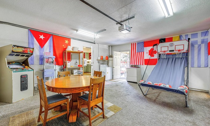 Raisin House | Family-Friendly Clovis Home w/Gas Grill + Patio!