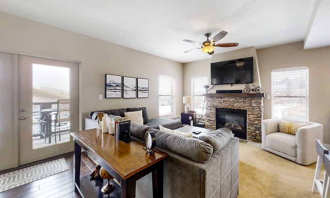 Silvercreek Condo | Family-friendly condo w/mountain & valley views, WiFi, shared pool, hot tub