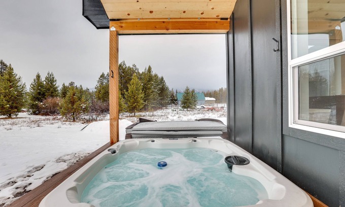 Fir Grove Estates House | Family-Friendly Donnelly Home w/Private Hot Tub!