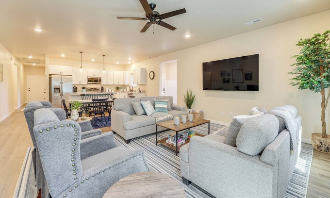 Florence House | Family-Friendly Florence Home: 3 Mi to the Coast!