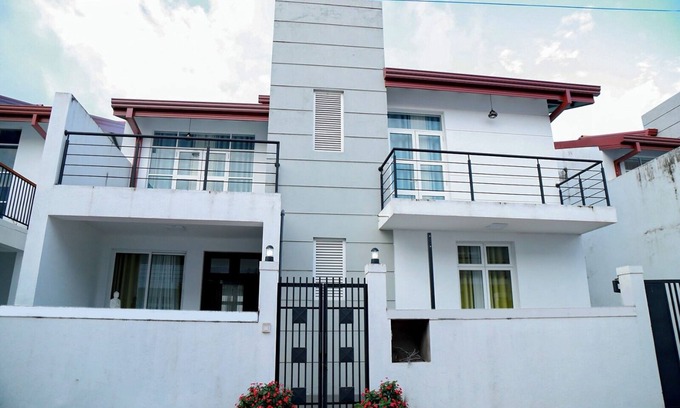 Ekala House | Family friendly full house (3 AC bedrooms) near to airport with gated community.