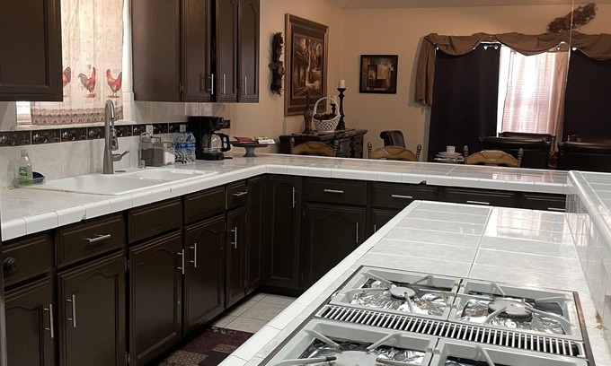 McAllen House | Family Friendly Gem with Patio