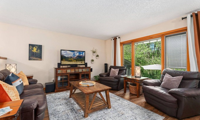 Cedar Village House | Family-friendly Home Near Trails & CSU! Great Yard