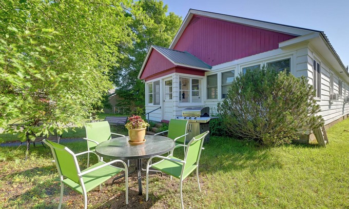 North Creek House | Family-Friendly Home in Downtown North Creek