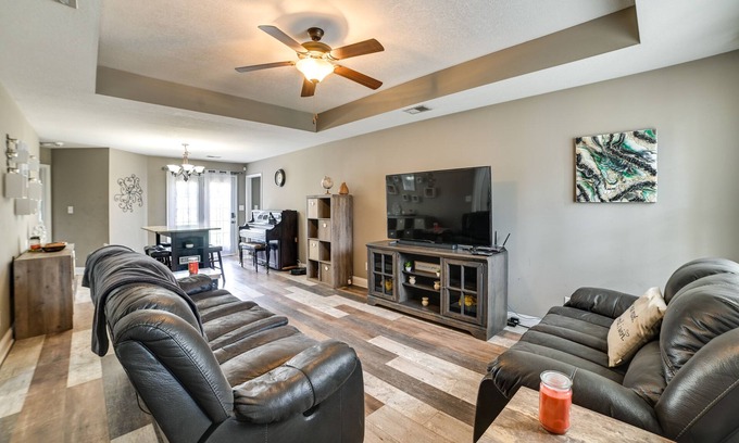 Clarksville House | Family-Friendly Home: 9 Mi to Clarksville Speedway