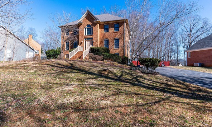 Forest House | Family friendly home close to Liberty University