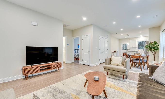 Charlotte House | Family-Friendly Home ~ 5 Mi to UNC Charlotte!