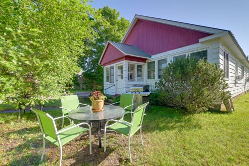 North Creek House | Family-Friendly Home in Downtown North Creek