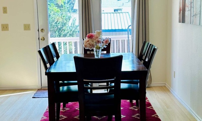 Moscow House | Family friendly home wihin minutes of UofI and WSU campuses.