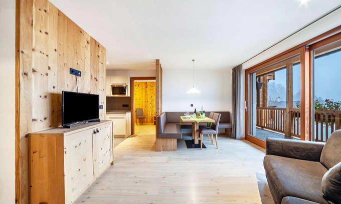 Ultimo Apartment | Family-Friendly Holiday Apartment 'Residence Kalchgruberhof Zirbe' with Lake View & Wi-Fi
