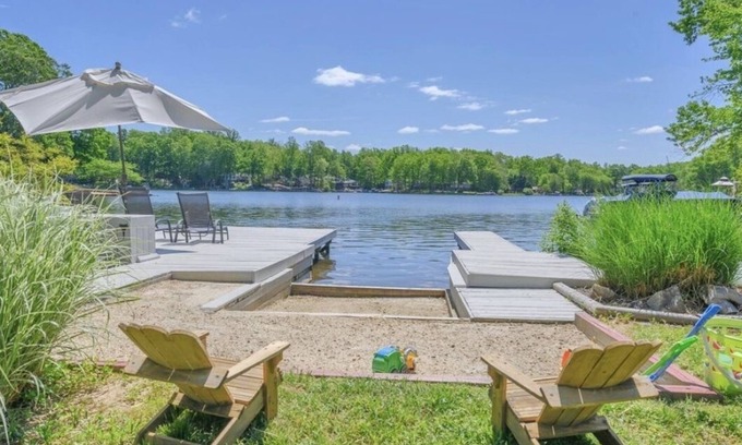 Locust Grove House | Family Friendly Lakefront Home