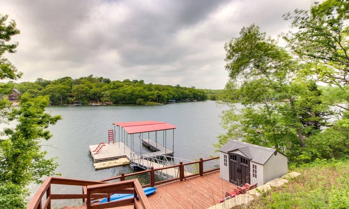 La Cygne House | Family-Friendly Lake Getaway w/ Dock Near KC!