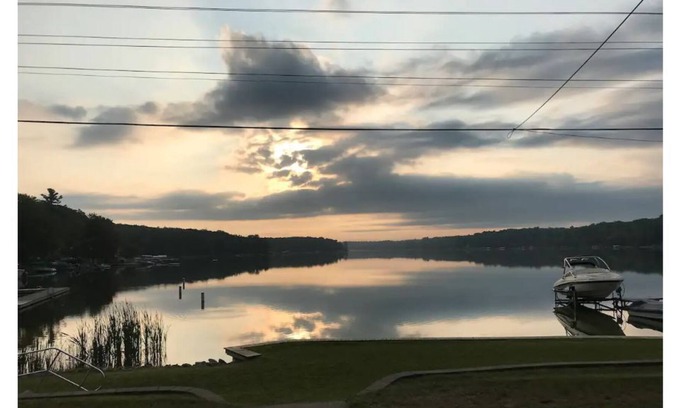 Shelby House | Family Friendly, Lake Michigan, Stony Lake, Super Clean, Newly Remodeled Cottage