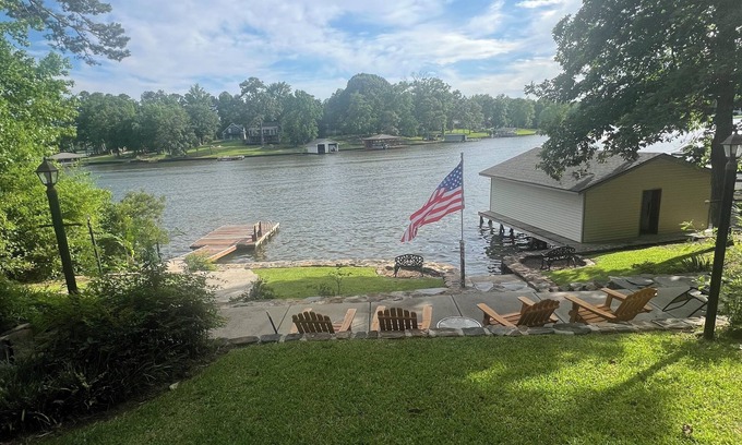 Eatonton House | Family Friendly Lake Retreat on Deep Water