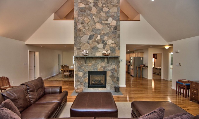 Rowland House | Family-friendly Modern Mountain Getaway with open floor plan and large deck