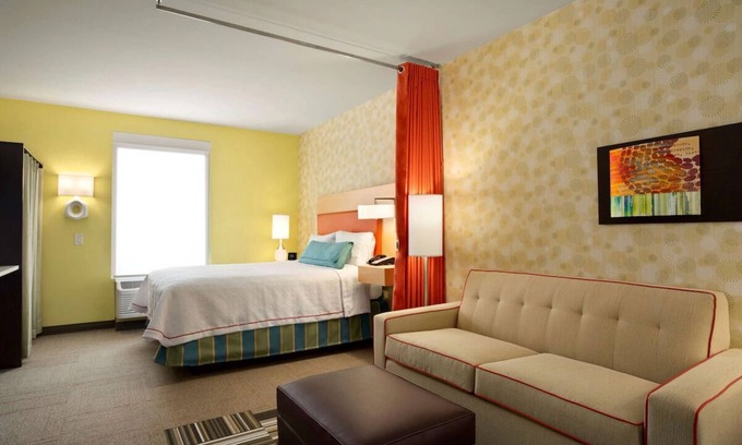 Greensboro Hotel | Family-friendly Oasis Near Piedmont Triad Airport. Pets Allowed, Indoor Pool!
