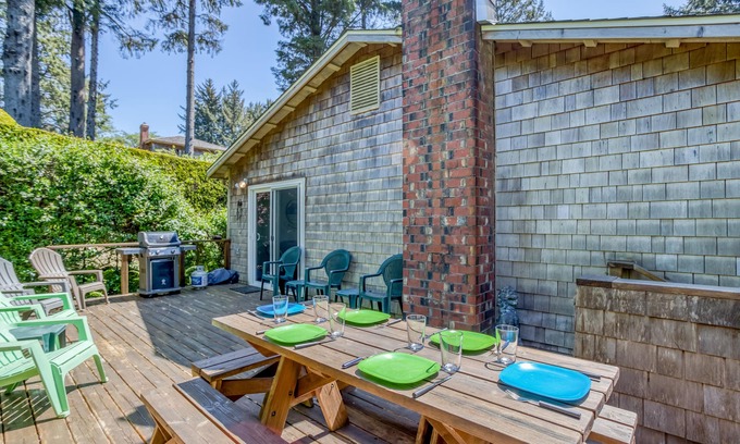 Neahkahnie Beach House | Family Friendly Ocean View Beach House with Large Deck and Game Room!