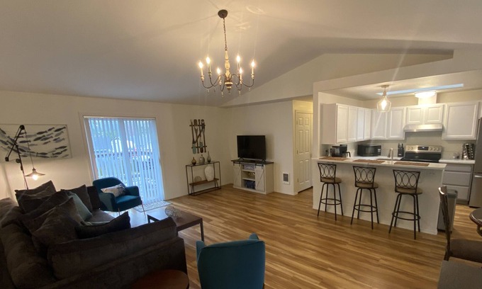 Florence House | Family Friendly & Plentiful Parking