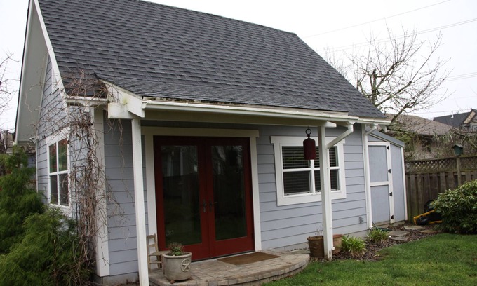 Sellwood-Moreland House | Family-friendly, quiet, clean, feels like home! Beautiful garden!
