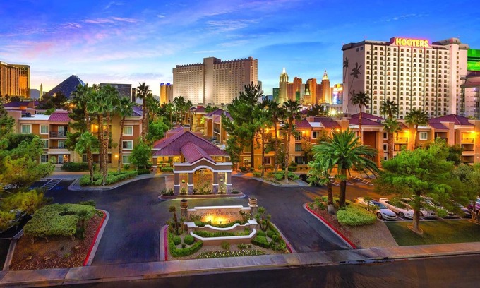 Las Vegas Condo | Family friendly resort with 2 BR/2 BA suites just 1 1/2 blocks off the Strip
