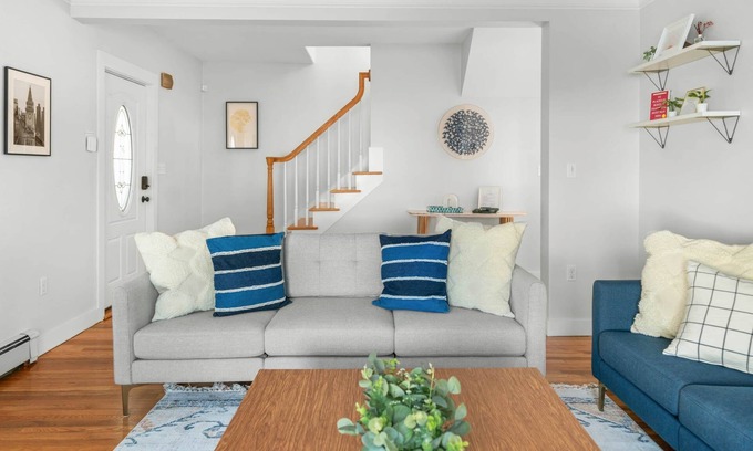 Everett House | Family-Friendly Rose Cottage | Near Encore | 4 Beds 3 Baths