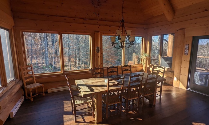 Val-des-Lacs Cabin | Family friendly Spacious Log Chalet with a clear Tremblant view
