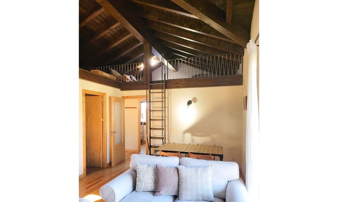Err Apartment | Family friendly Stay with Stunning Mountain Views