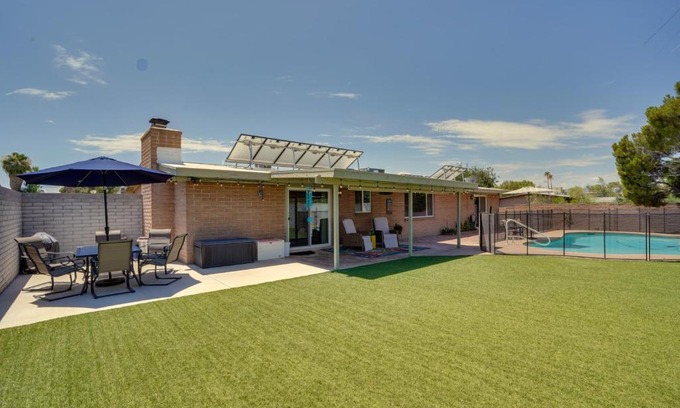 Casas Adobes House | Family-Friendly Tucson Retreat with Pool and Yard!