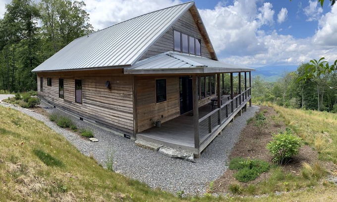 Black Mountain House | Family friendly modern cabin with extensive Mountain Views