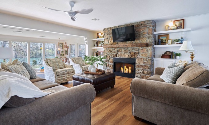 Swinging Bridge Village House | Family Friendly - Walk to Winkley Shoals and Dining - Five Minutes to Lake!