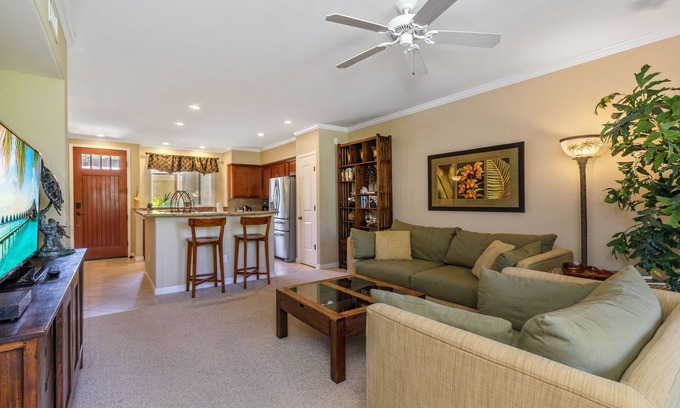 Waikoloa Condo | Family-friendly Waikoloa Beach Villa C2 next to pool; walk to beach!