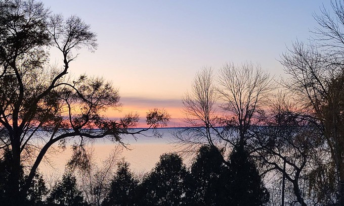 Dyckesville House | Family & Friends Getaway near Lambeau Field with Beautiful Bay View!n