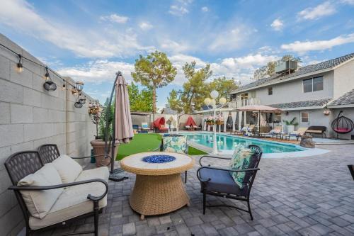 Provinces Master Community House | Family Fun 4-bedroom house House with Pool & Hot Tub & Game Room & Mini Golf in Chandler