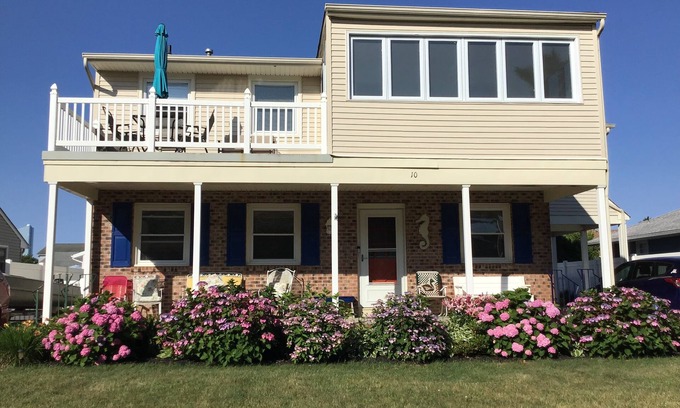 Southend Condo | Family Fun and Relaxation