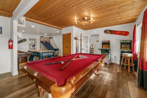 Fawnskin House | Family Fun Cabin - Mountain home with Game Room, Hot Tub and Lake Views!