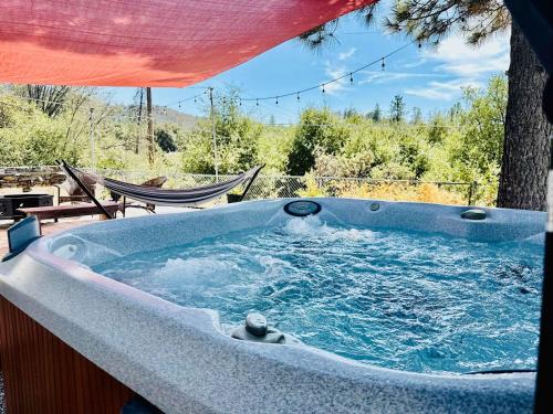 Yosemite Forks Apartment | Family Fun-Dogs ok-Bass lake-Yosemite-Sleeps 8