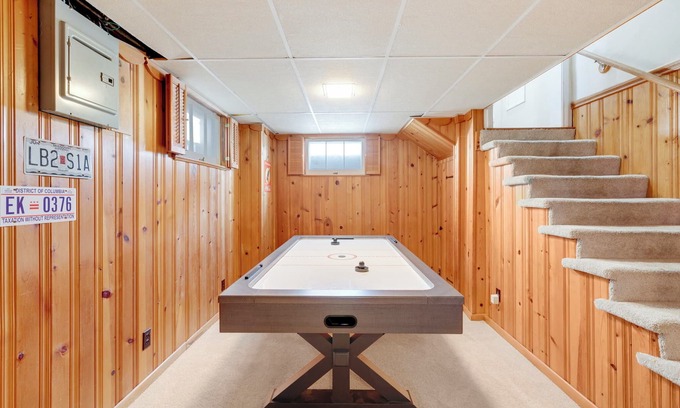 St. Louis House | Family Fun, Pets Welcome, Ideal 4 Longer Stays!