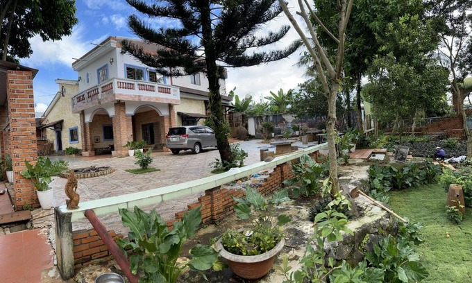 Buon Ma Thuot Villa | family garden