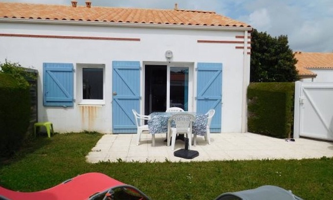 La Faute-sur-Mer House | Family Getaway: Private Pool, Close to Beach, Modern Amenities