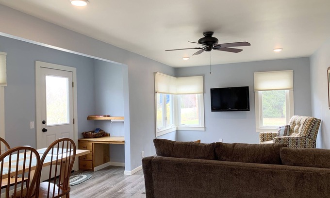 Lake Leelanau House | Family Getaway, Minutes away from Leland, Lake Leelanau, Suttons Bay