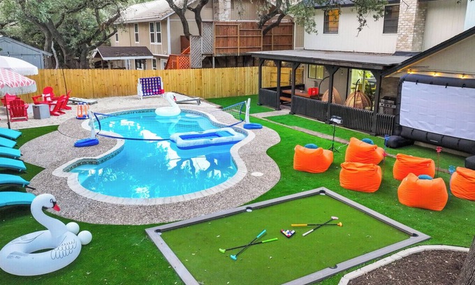 North Central Thousand Oaks House | Family/Group Getaway: Pool, Hot Tub, Firepit, Gameroom & Rack'em Up Mini Golf