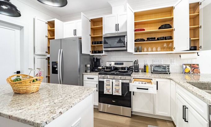 Northeast Raleigh House | Family Haven/1st Floor Suite/20 min drive to Downtown & RDU Airport