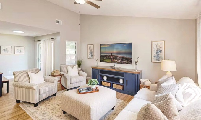 Whitemarsh Island House | Family Home between Downtown & Tybee - BR/2BA Home, Sleeps 6