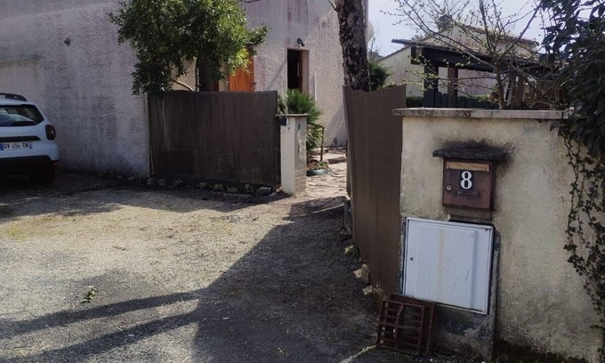 Hourtin House | Family home garden terrace BBQ fruit trees games children pets welcome