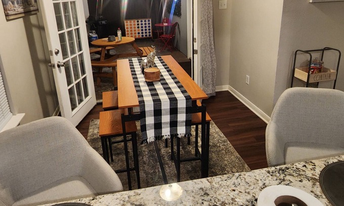 Kingwood House | Family Home Getaway In Houston