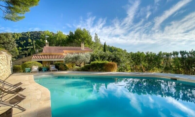 Merindol House | Family Home in the Heart of the Luberon with Swimming Pool and Panoramic Vi