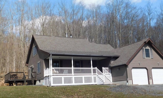 Roscoe House | Family Home located near Beaverkill Covered Bridge