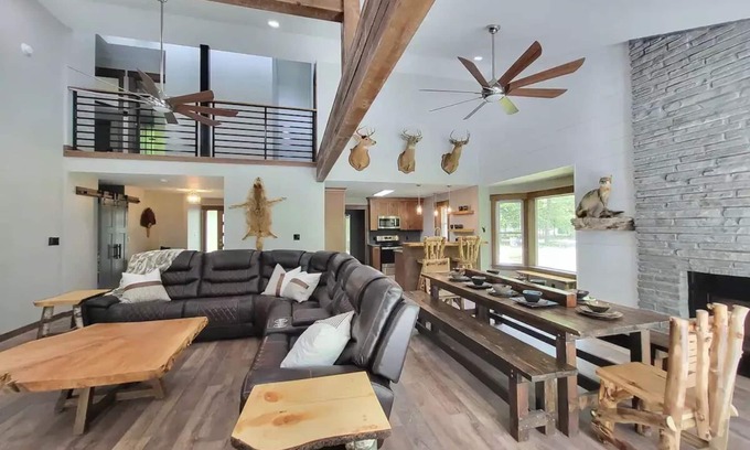 Queensbury House | Family Home Nr Lake George+Ski Mtn w/Indoor HotTub
